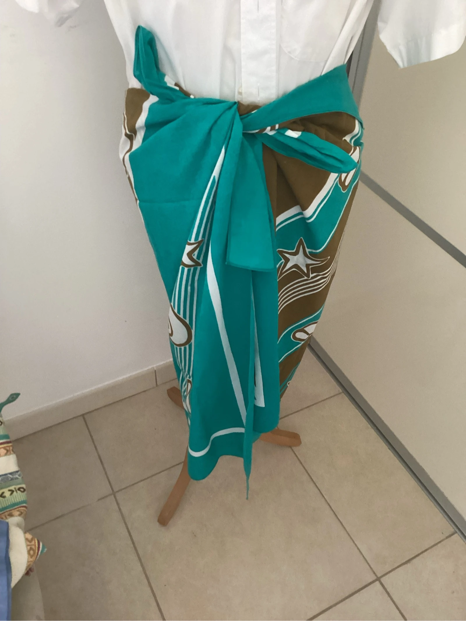 Nappe ou paréo ou autre «  Nina Ricci » – photo 3